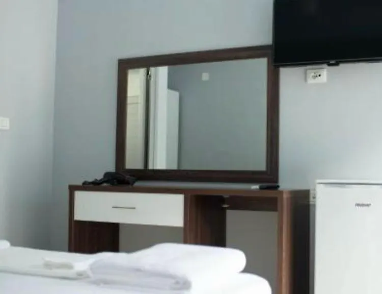 Emily'S Room Borsh 0*,  Albania